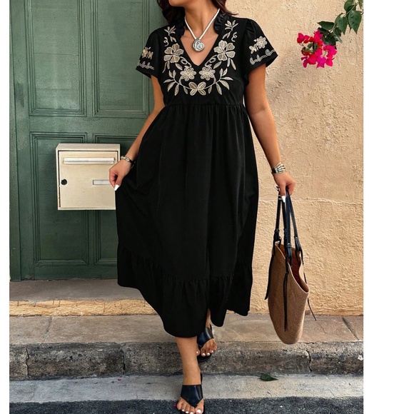 Plus Floral Embroidered Frill Neck Short Sleeve Ruffle Hem Dress - Picture 6 of 8